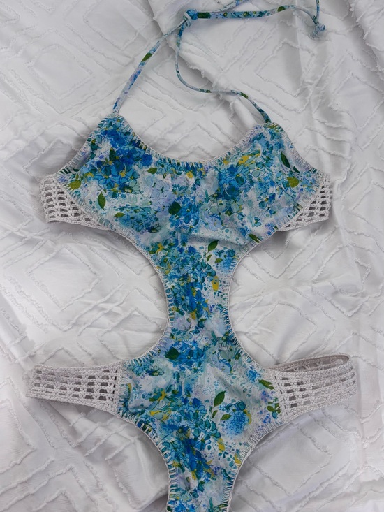 Victoria's Secret Other - Victoria’s Secret Monokini One Piece Blue Floral Crochet Cutout Swimsuit S